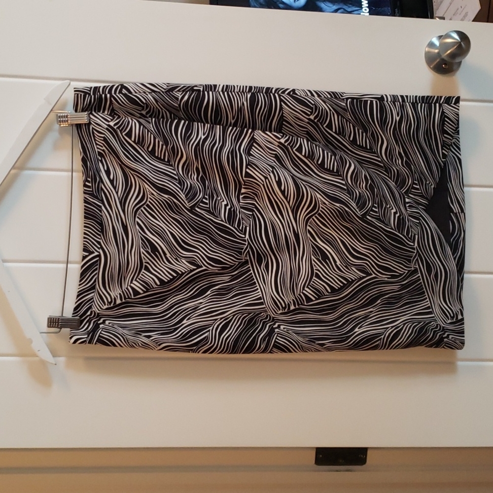 Black and White RW & Co. Skirt